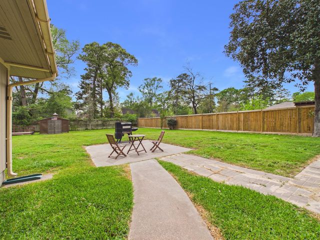 1618 Hamblen Road, Kingwood, TX 77339