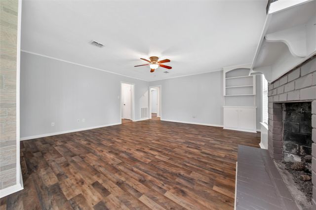 1618 Hamblen Road, Kingwood, TX 77339