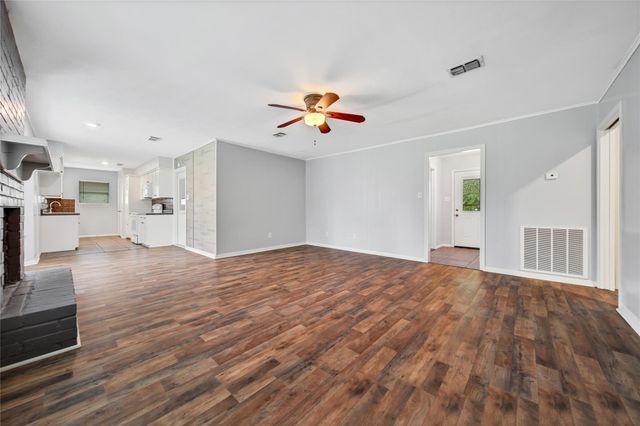 1618 Hamblen Road, Kingwood, TX 77339