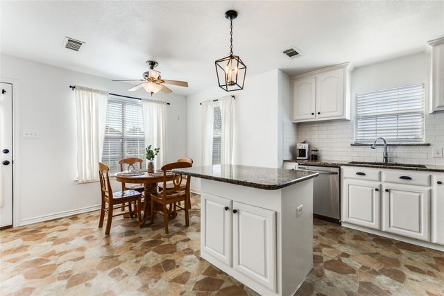 2011 VZ County Road 4123, Canton, TX 75103