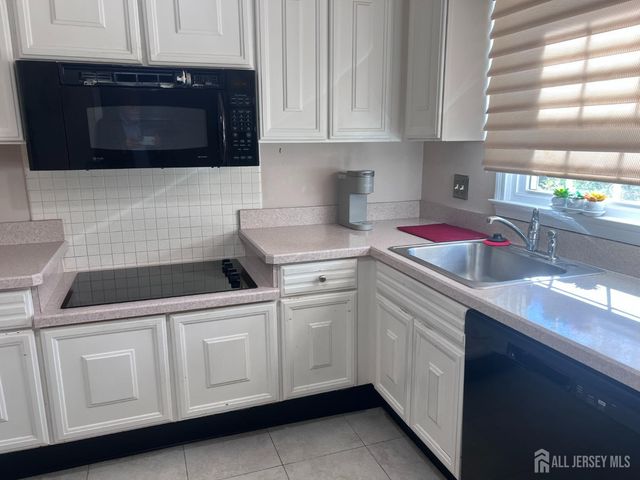 111 Hanover Lane Lane A, Monroe, NJ 08831
