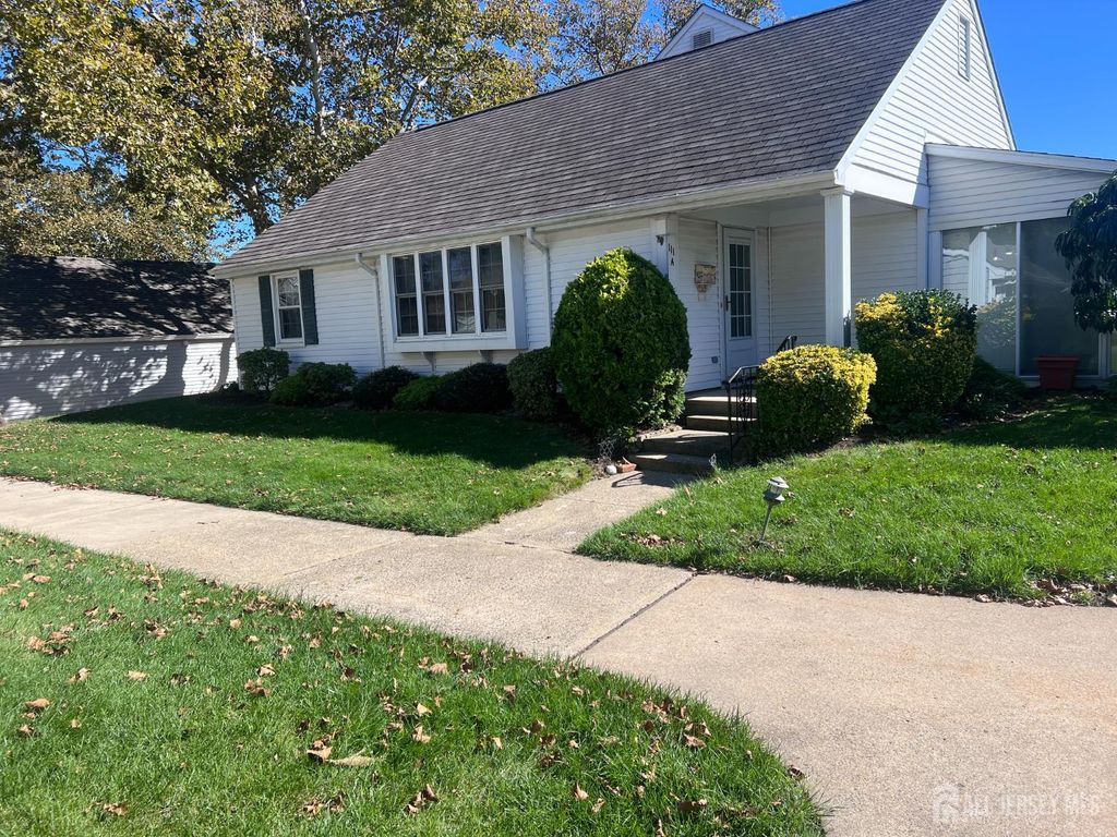 111 Hanover Lane Lane A, Monroe, NJ 08831