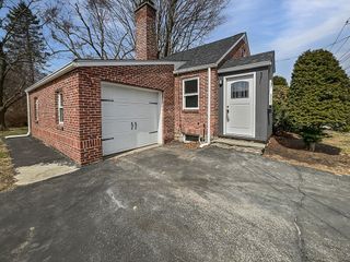 13 Victor Ave, Worcester, MA 01603