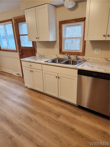 114 East Summerset Lane, Amherst, NY 14228