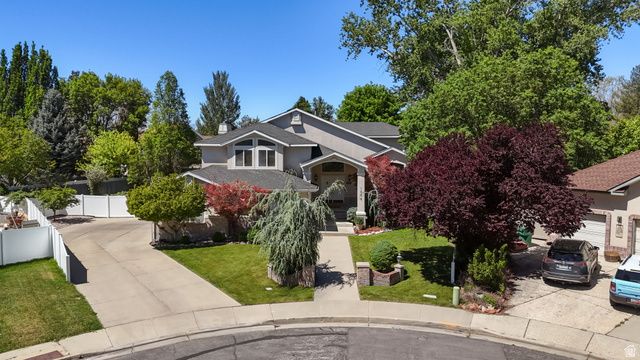 1576 E BRIDLEBROOK CIR, Salt Lake City, UT 84117