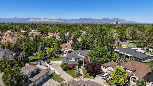 1576 E BRIDLEBROOK CIR, Salt Lake City, UT 84117