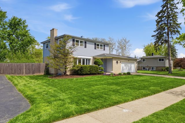 237 N Pioneer Drive, Addison, IL 60101