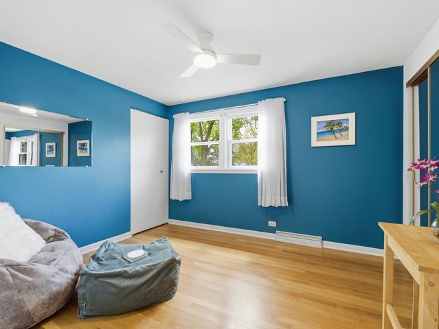 237 N Pioneer Drive, Addison, IL 60101