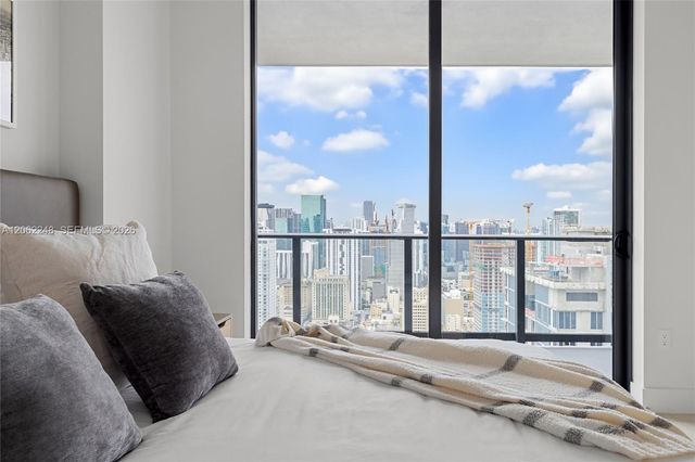 159 NE 6th St 3808, Miami, FL 33132