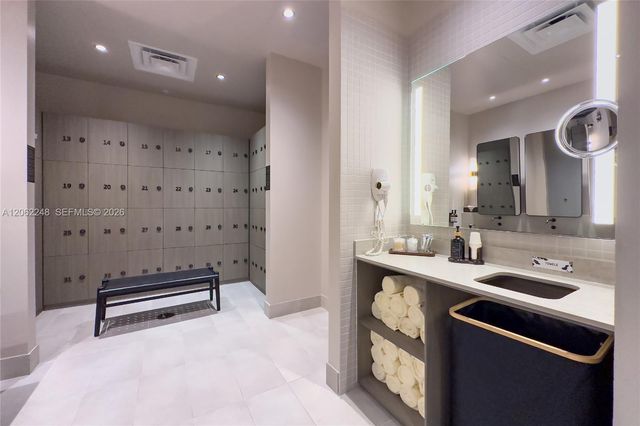 159 NE 6th St 3808, Miami, FL 33132