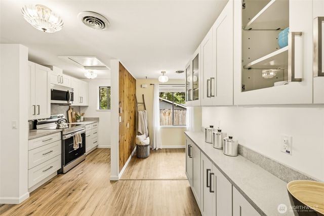 13009 6th Place SW, Burien, WA 98146
