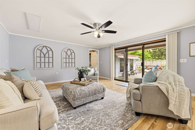 13009 6th Place SW, Burien, WA 98146