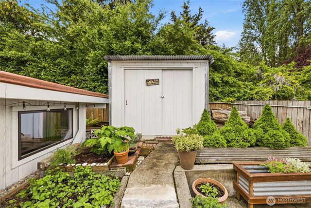 13009 6th Place SW, Burien, WA 98146
