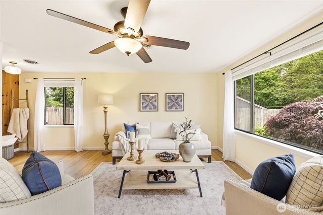 13009 6th Place SW, Burien, WA 98146