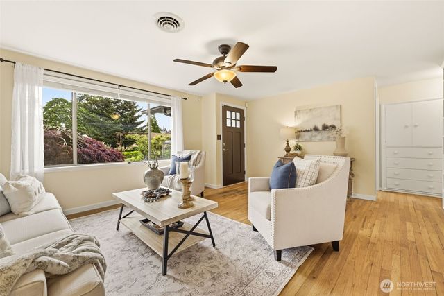 13009 6th Place SW, Burien, WA 98146