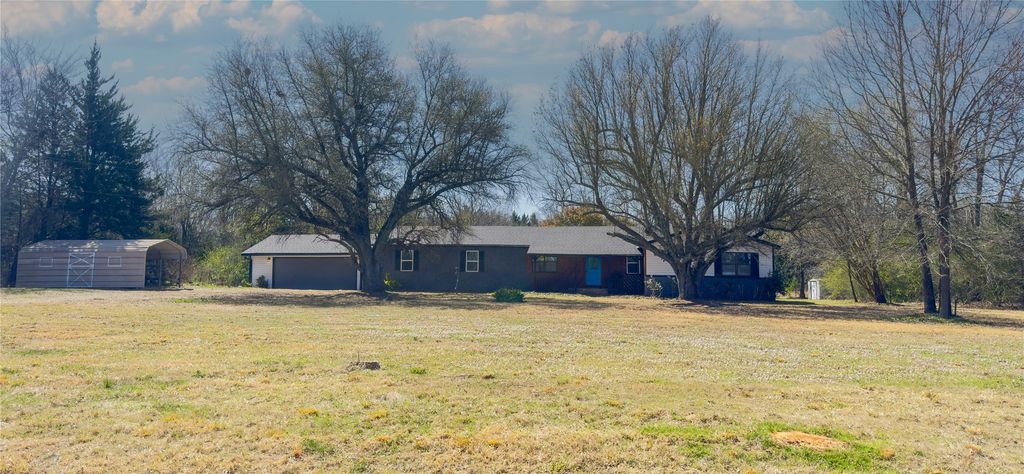 5134 Farm Road 2352, Sumner, TX 75486