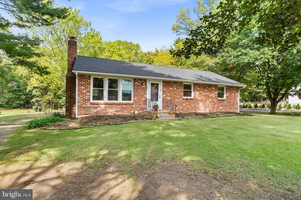 365 MANNINGTON YORKETOWN RD, PILESGROVE, NJ 08098 — exterior