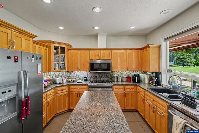 660 Snead Dr N, Keizer, OR 97303