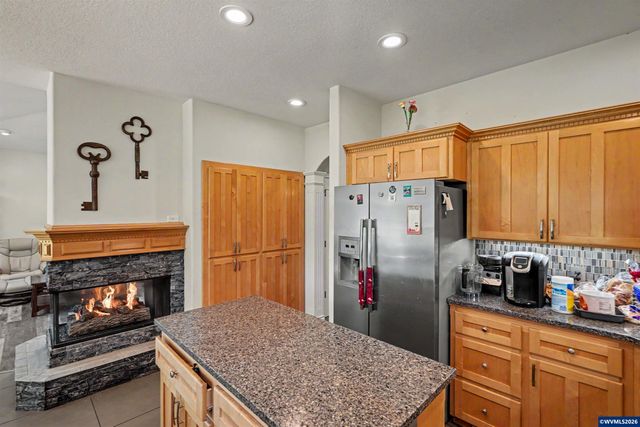 660 Snead Dr N, Keizer, OR 97303