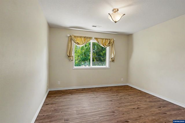 660 Snead Dr N, Keizer, OR 97303