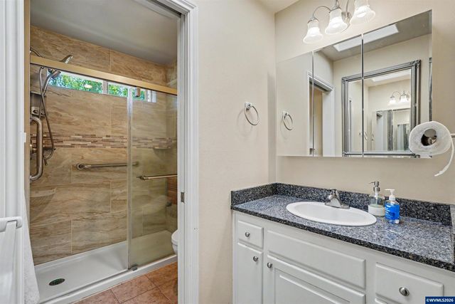 660 Snead Dr N, Keizer, OR 97303