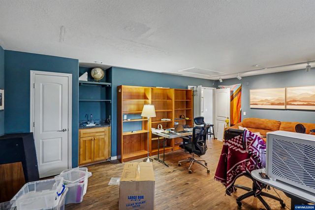 660 Snead Dr N, Keizer, OR 97303