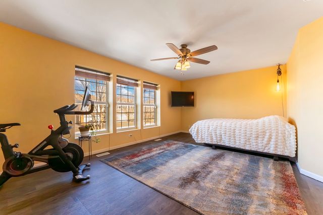 794 Pointe Drive 794, Crystal Lake, IL 60014