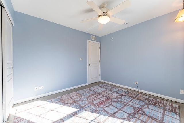 794 Pointe Drive 794, Crystal Lake, IL 60014