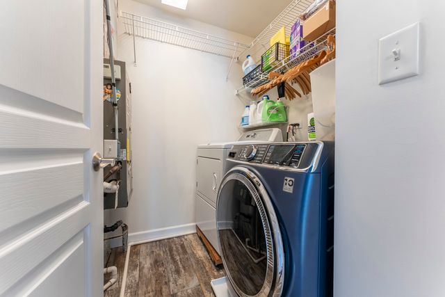 794 Pointe Drive 794, Crystal Lake, IL 60014