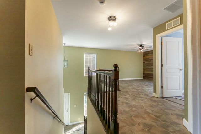 794 Pointe Drive 794, Crystal Lake, IL 60014