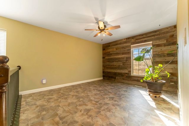 794 Pointe Drive 794, Crystal Lake, IL 60014