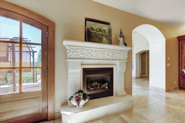 13629 Oak Forest Dr, Grass Valley, CA 95945