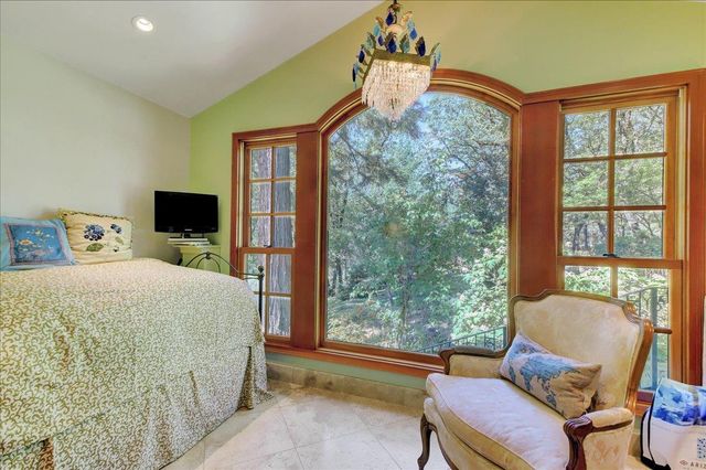 13629 Oak Forest Dr, Grass Valley, CA 95945
