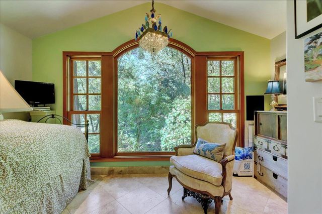 13629 Oak Forest Dr, Grass Valley, CA 95945