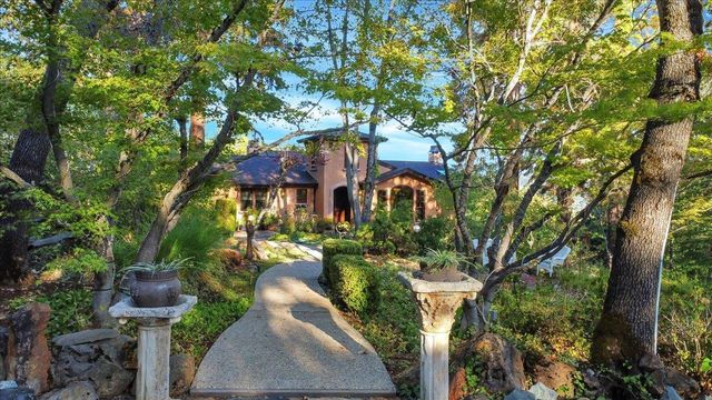 13629 Oak Forest Dr, Grass Valley, CA 95945