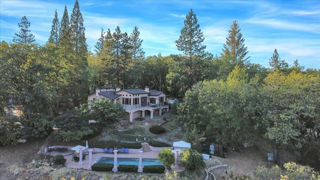 13629 Oak Forest Dr, Grass Valley, CA 95945