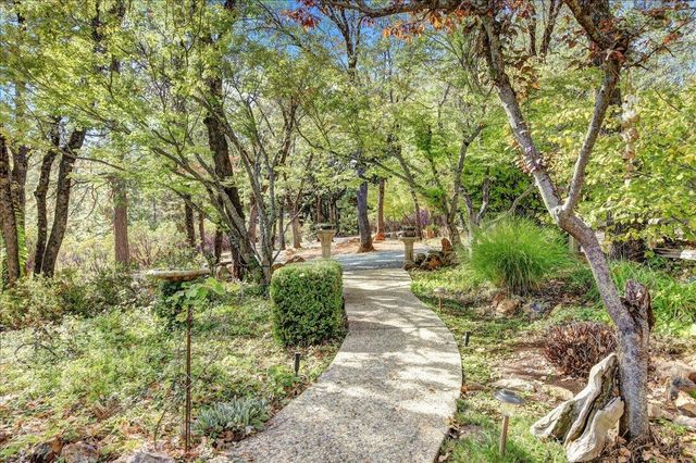 13629 Oak Forest Dr, Grass Valley, CA 95945