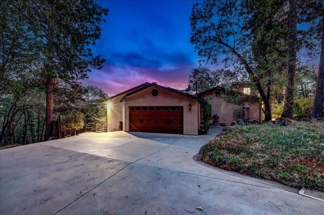 13629 Oak Forest Dr, Grass Valley, CA 95945