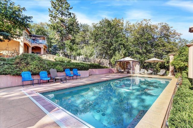 13629 Oak Forest Dr, Grass Valley, CA 95945