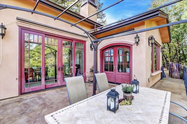 13629 Oak Forest Dr, Grass Valley, CA 95945