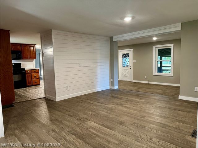 2100 Horne Street, Lavaca, AR 72941