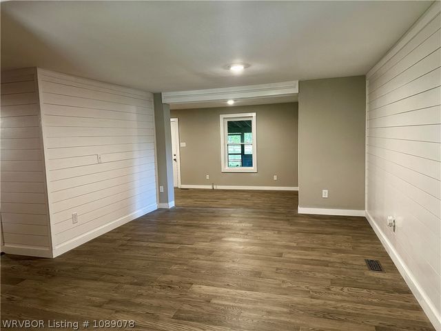 2100 Horne Street, Lavaca, AR 72941