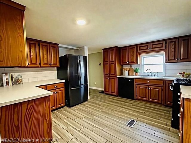 2100 Horne Street, Lavaca, AR 72941
