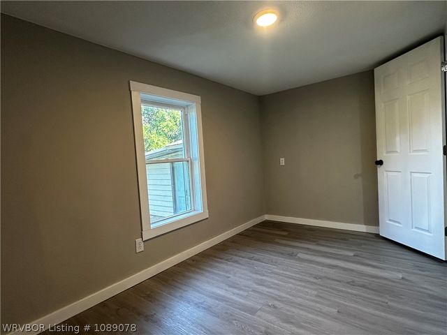 2100 Horne Street, Lavaca, AR 72941