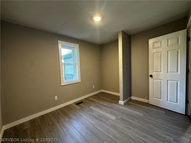 2100 Horne Street, Lavaca, AR 72941