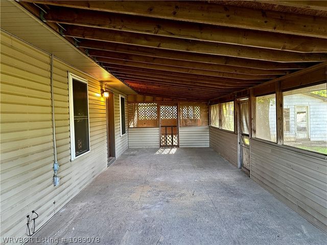 2100 Horne Street, Lavaca, AR 72941