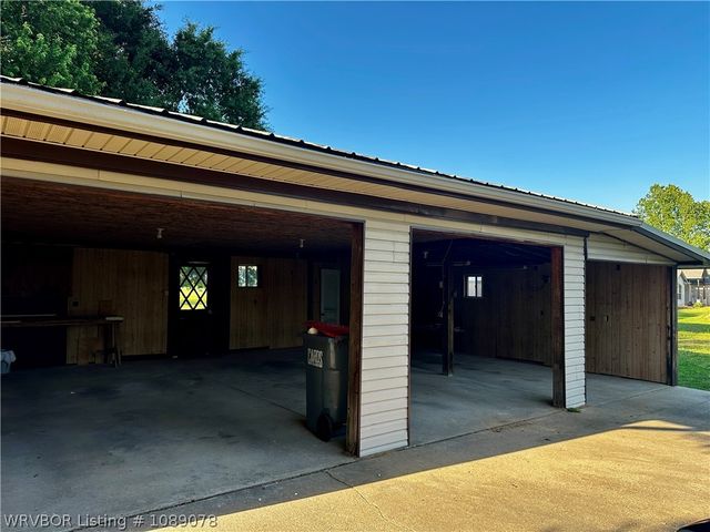 2100 Horne Street, Lavaca, AR 72941