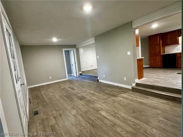 2100 Horne Street, Lavaca, AR 72941