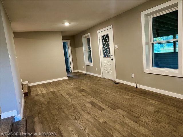 2100 Horne Street, Lavaca, AR 72941