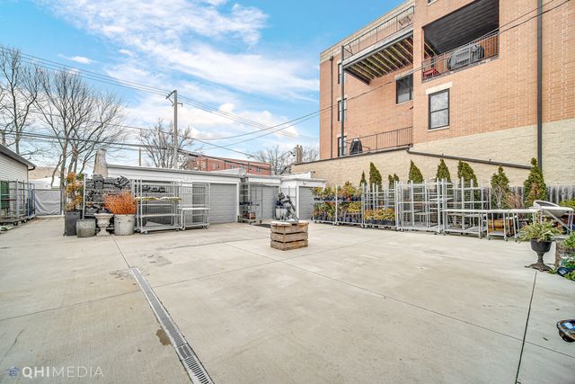 2312 W Touhy Avenue, Chicago, IL 60645